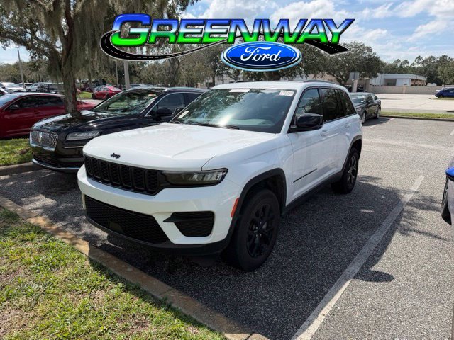Used 2025 Jeep Grand Cherokee Altitude