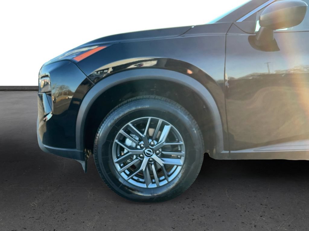 Used 2024 Nissan Rogue S FWD image 13