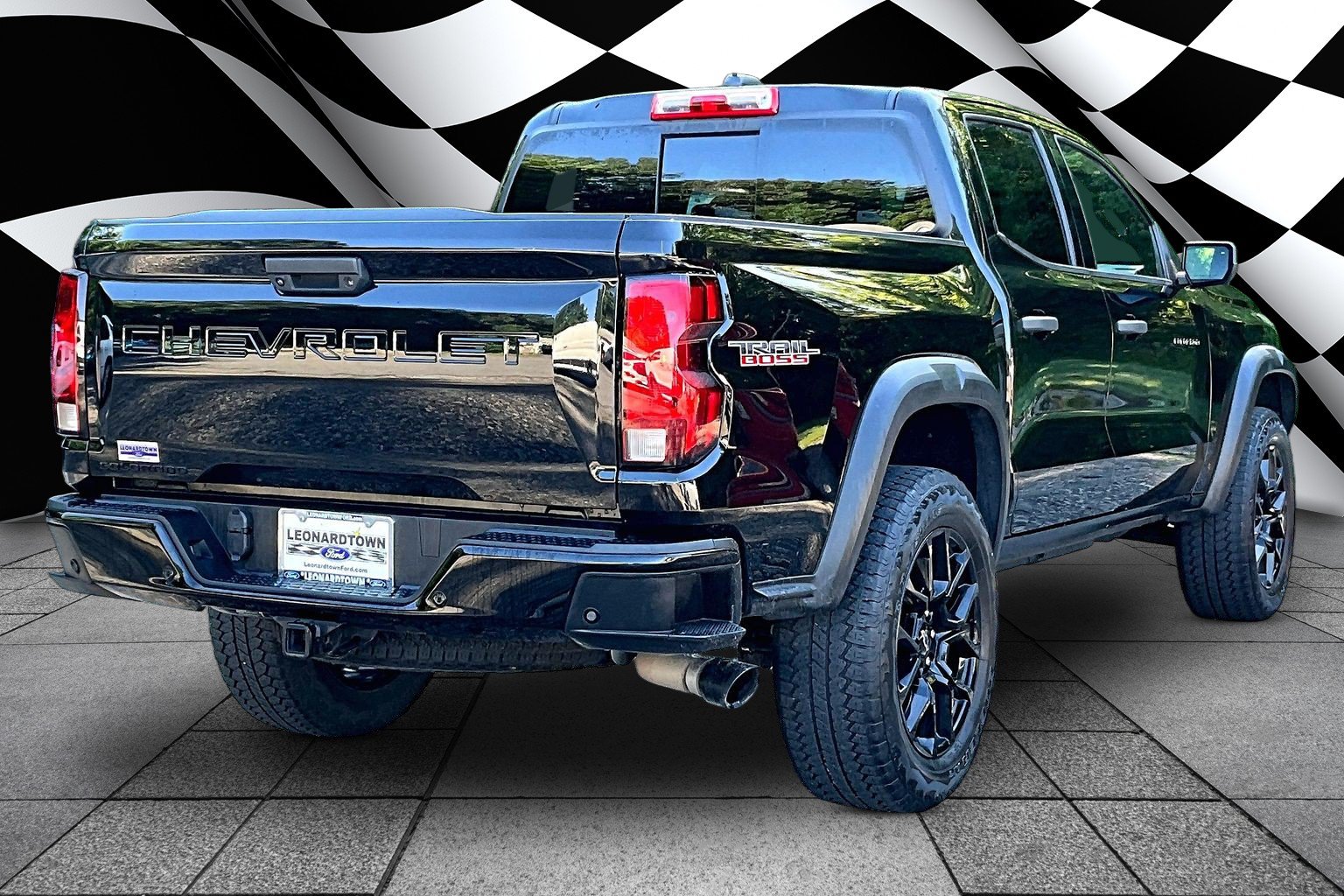 Used 2024 Chevrolet Colorado Trail Boss w/ LPO, Dark Essentials Package AWD/4WD image 2
