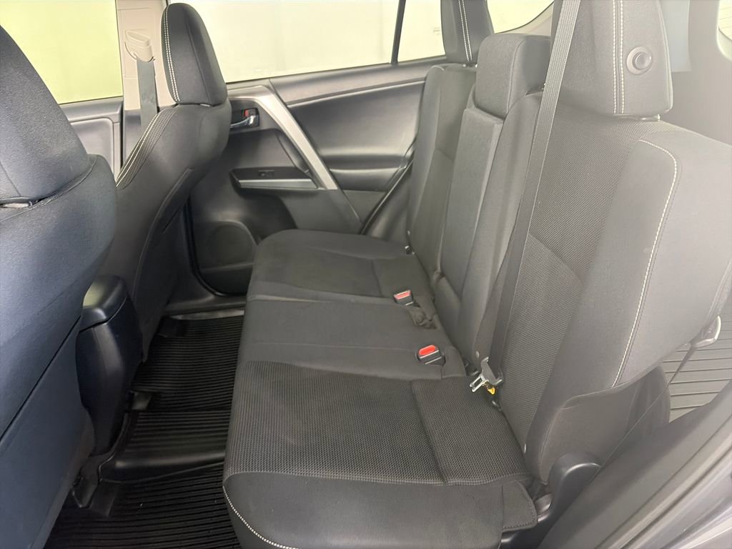 Used 2018 Toyota RAV4 XLE AWD/4WD image 13