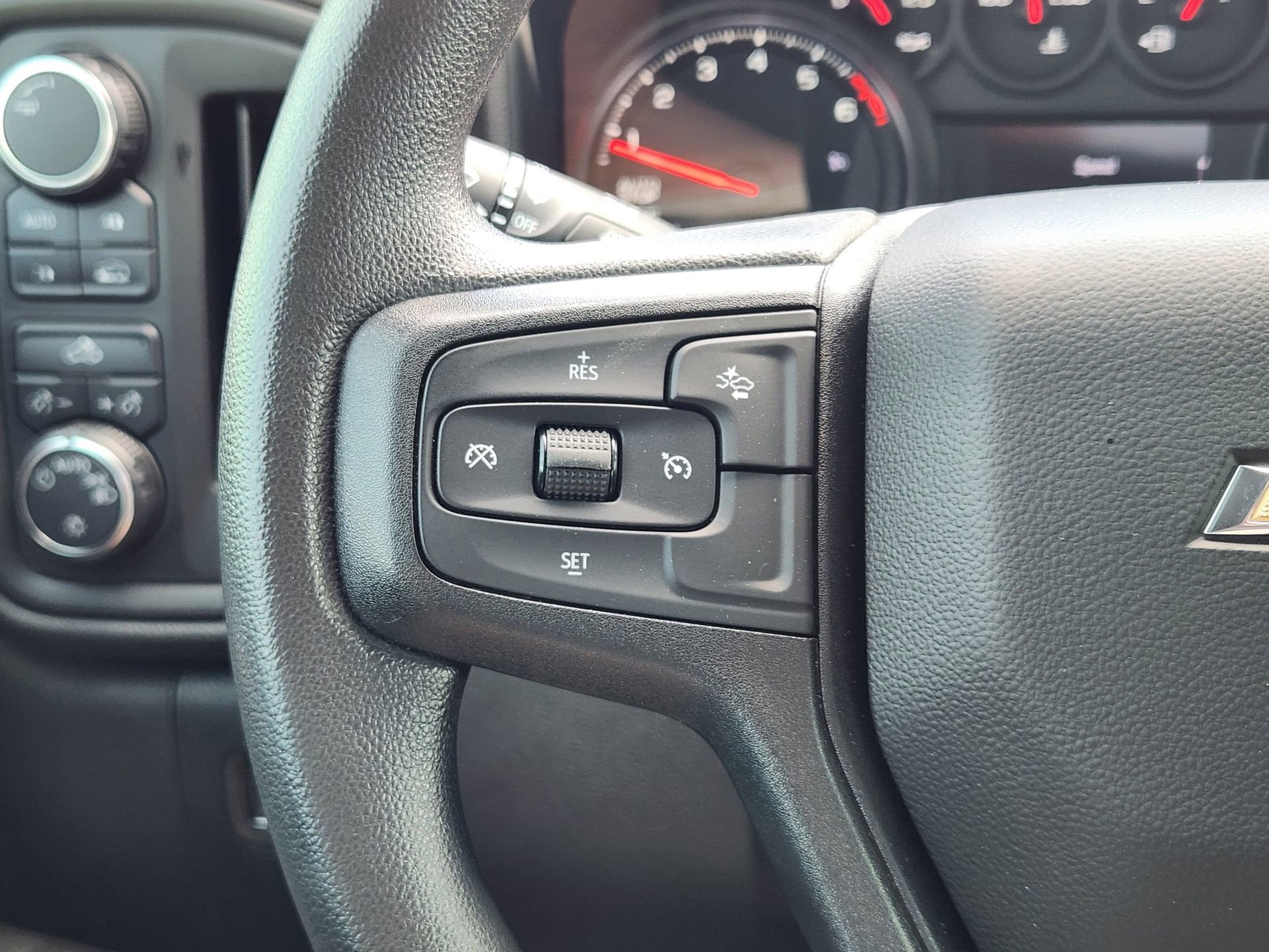 Used 2024 Chevrolet Silverado 1500 Custom image 33