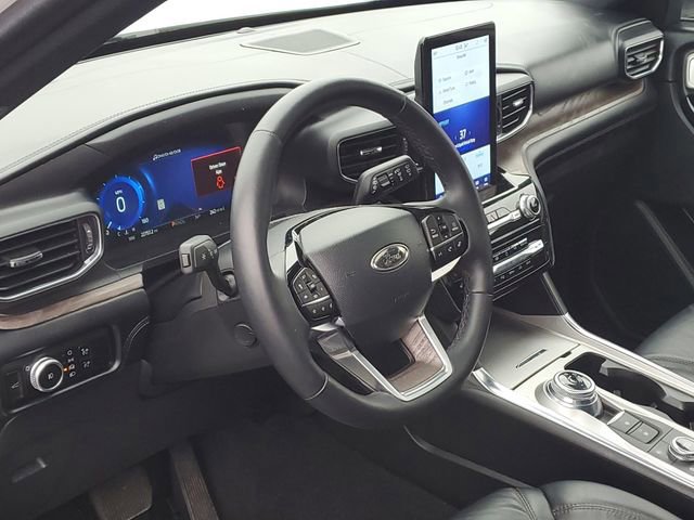 Certified 2023 Ford Explorer Platinum w/ Technology Package image 8