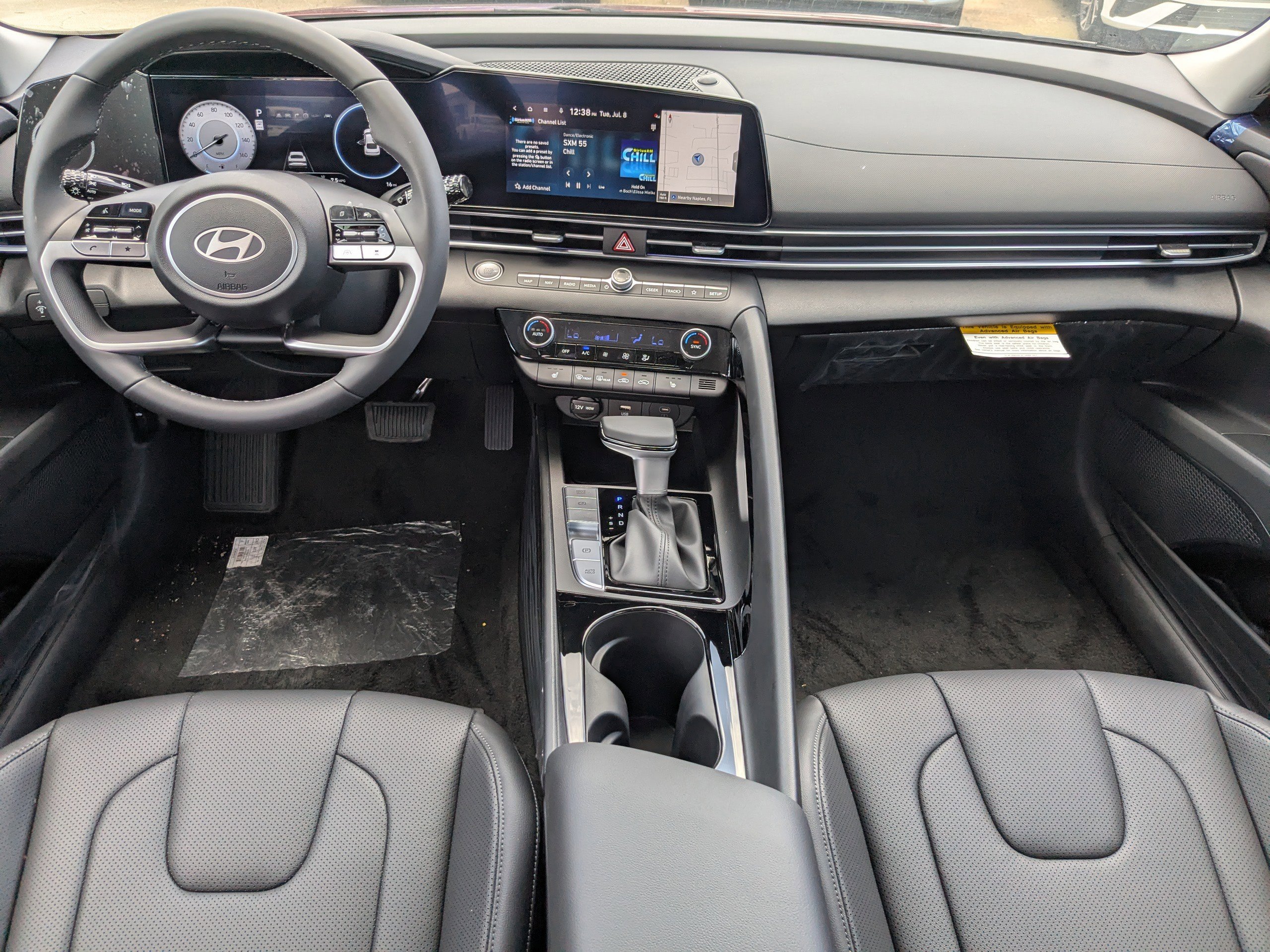 Used 2025 Hyundai Elantra Limited w/ Cargo Package FWD image 12
