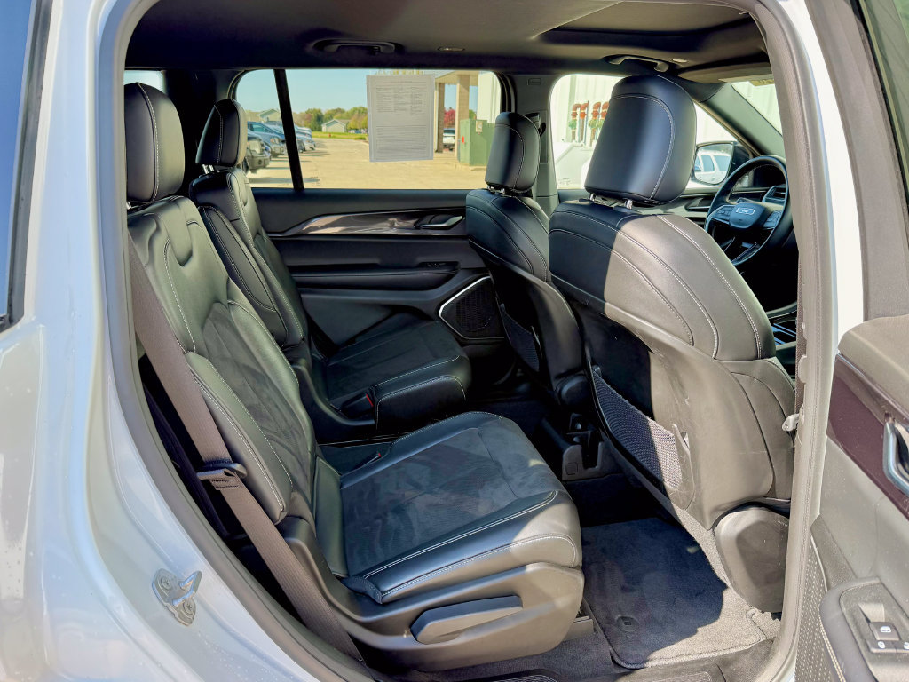 Used 2021 Jeep Grand Cherokee L Laredo AWD/4WD image 22