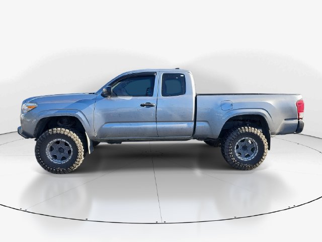 Used 2017 Toyota Tacoma SR AWD/4WD image 6