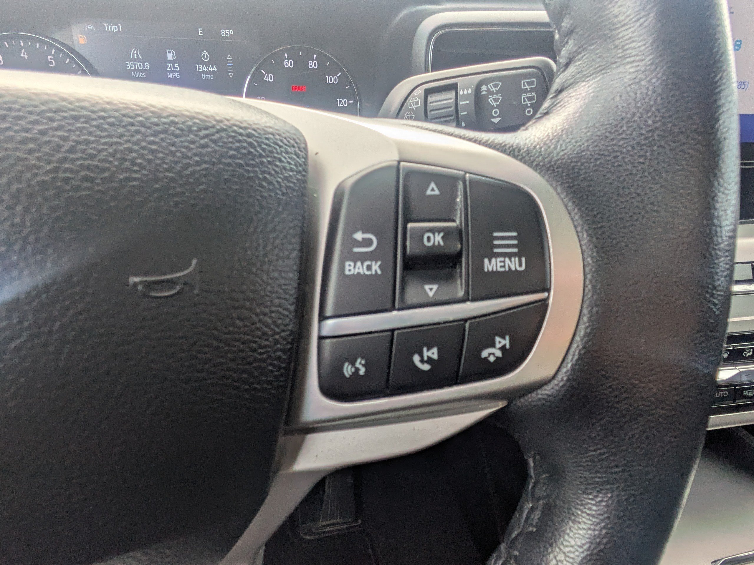 Certified 2022 Ford Explorer XLT w/ Equipment Group 202A AWD/4WD image 26