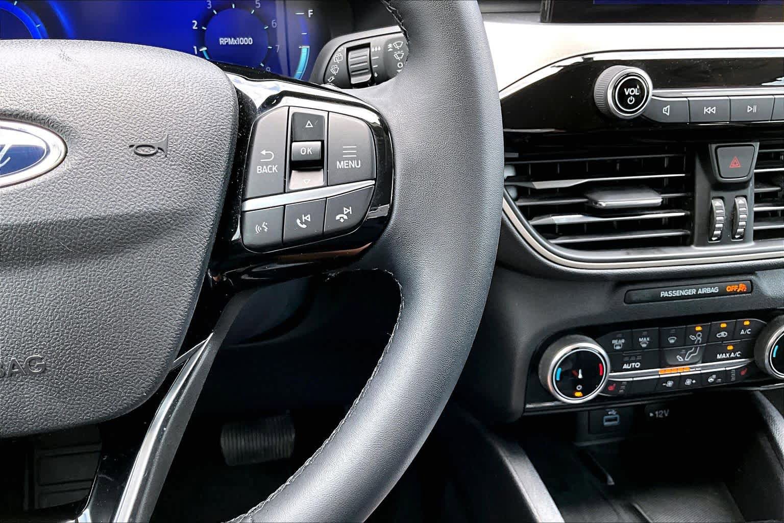 Certified 2022 Ford Escape SEL w/ Technology Package FWD image 25