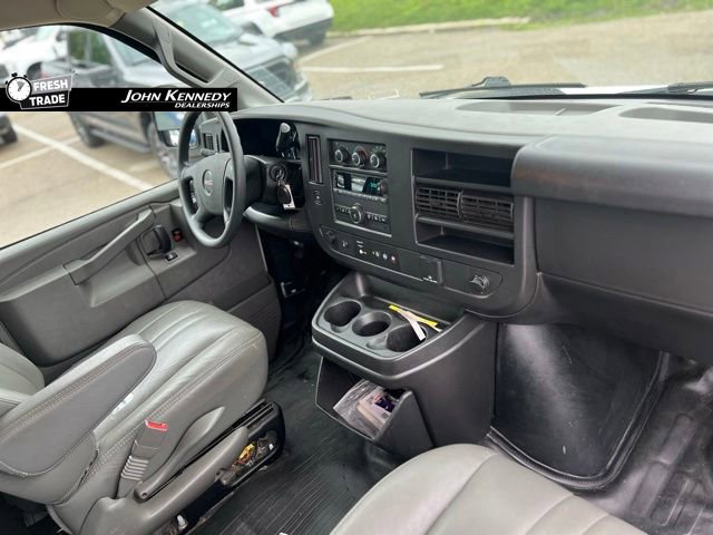 Used 2020 GMC Savana 2500 w/ Enhanced Convenience Package RWD image 18