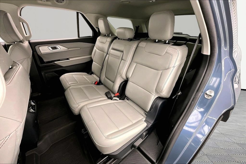 Certified 2025 Ford Explorer Active w/ Active Comfort Package AWD/4WD image 26