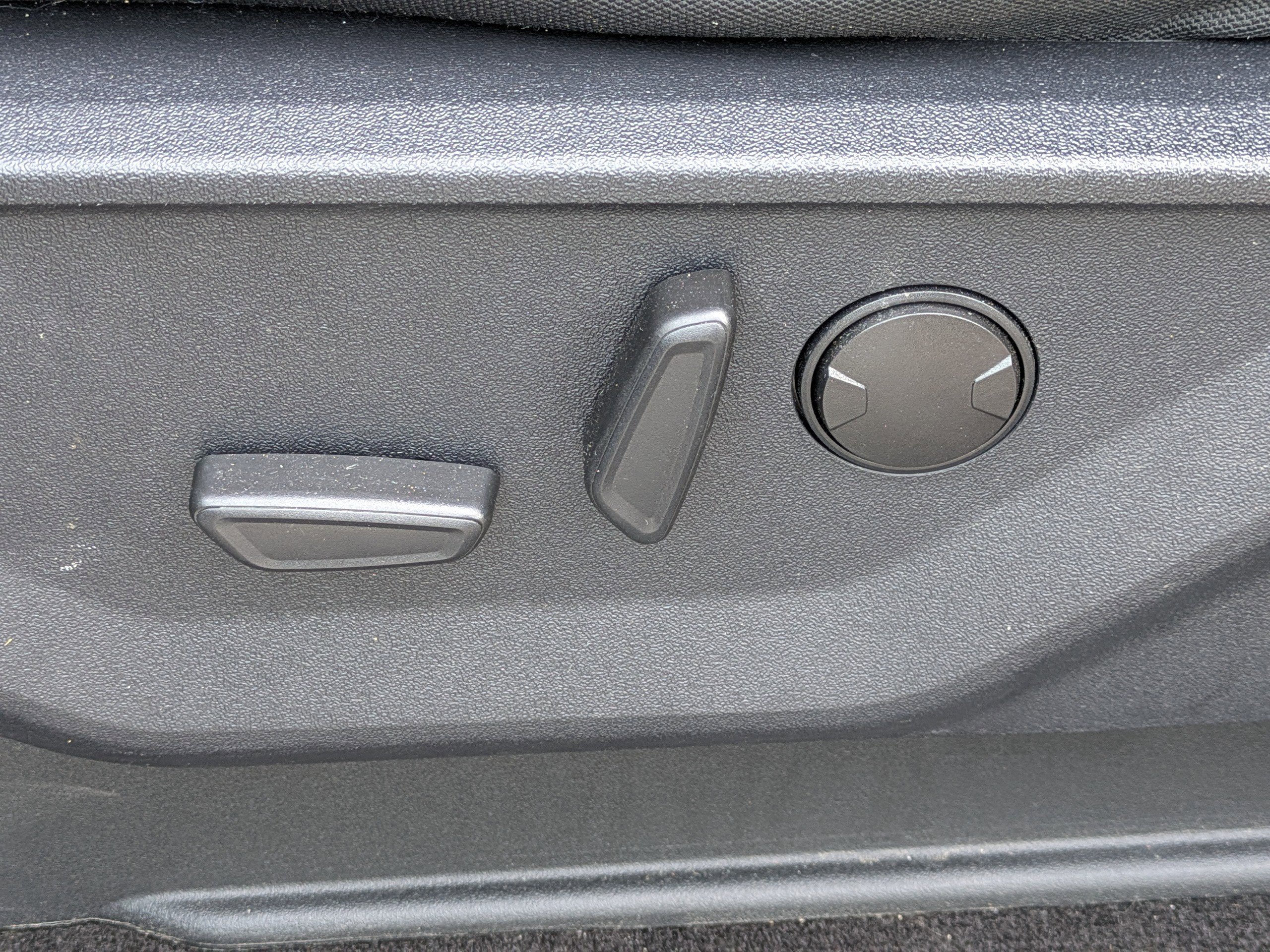 Certified 2022 Ford F150 XLT w/ Equipment Group 302A High image 18