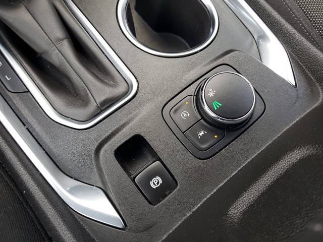 Used 2022 Chevrolet Traverse LT image 27