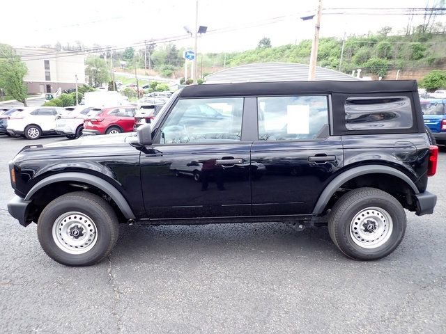 Certified 2025 Ford Bronco 4-Door AWD/4WD image 2
