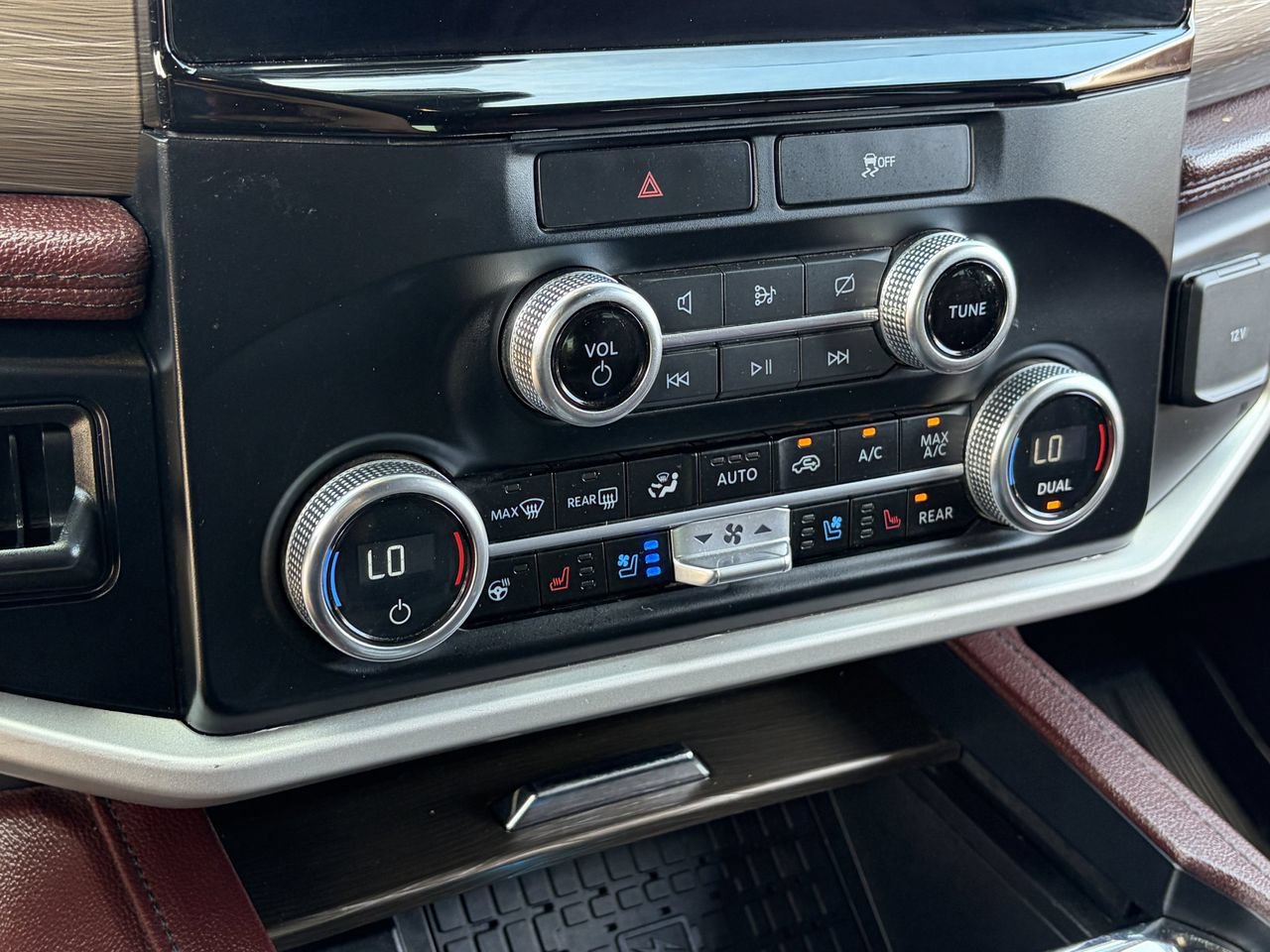 Certified 2023 Ford Expedition Limited AWD/4WD image 29