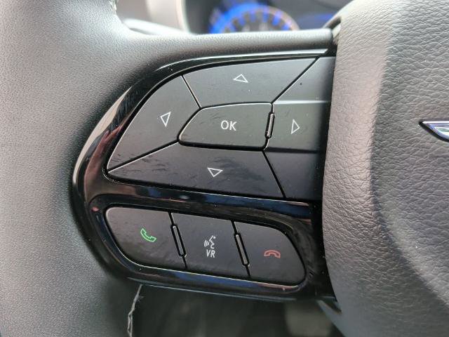 Used 2025 Chrysler Pacifica Limited w/ Uconnect Theater Family Group image 28