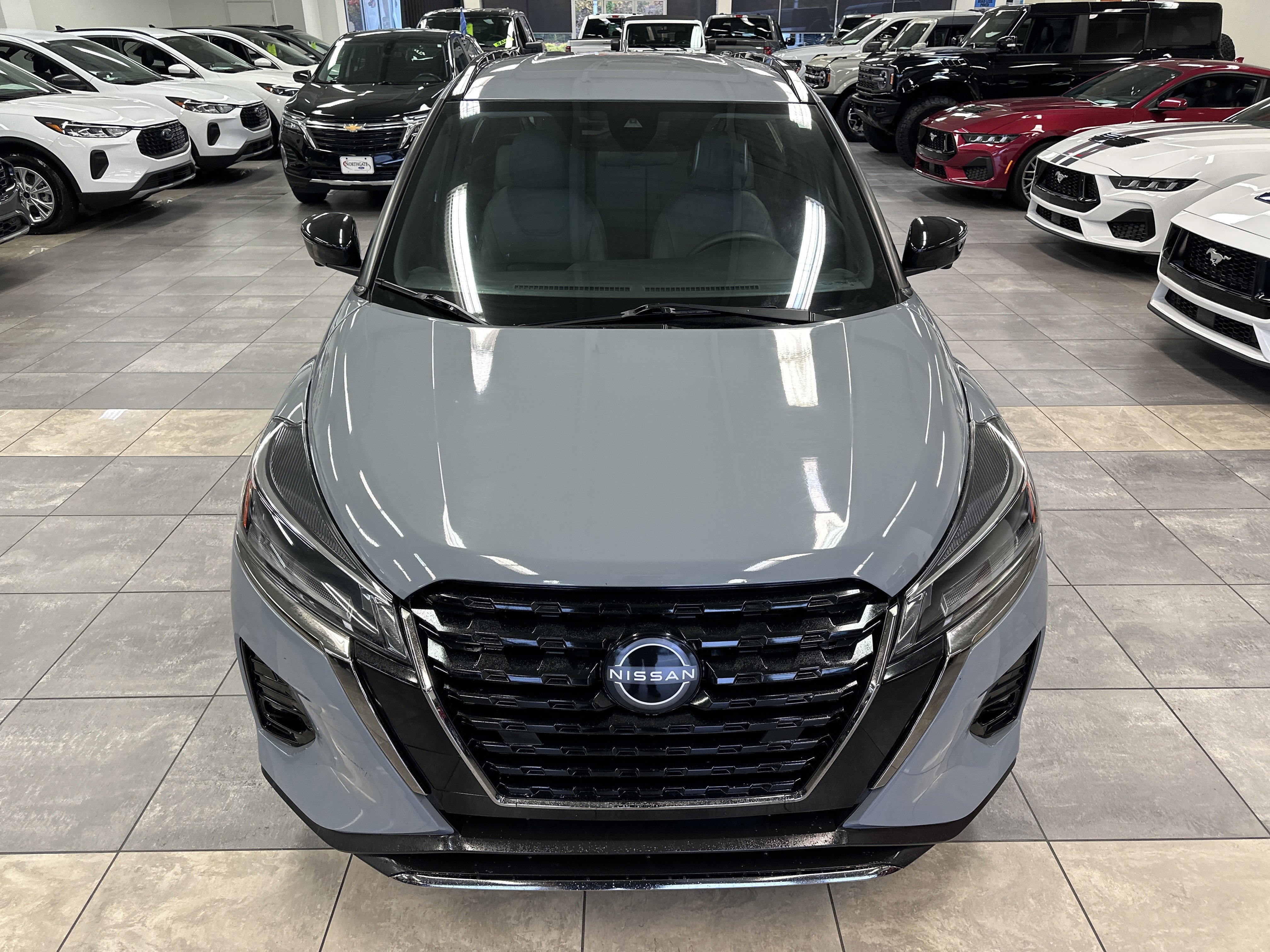 Used 2024 Nissan Kicks SR w/ SR Premium Package image 10