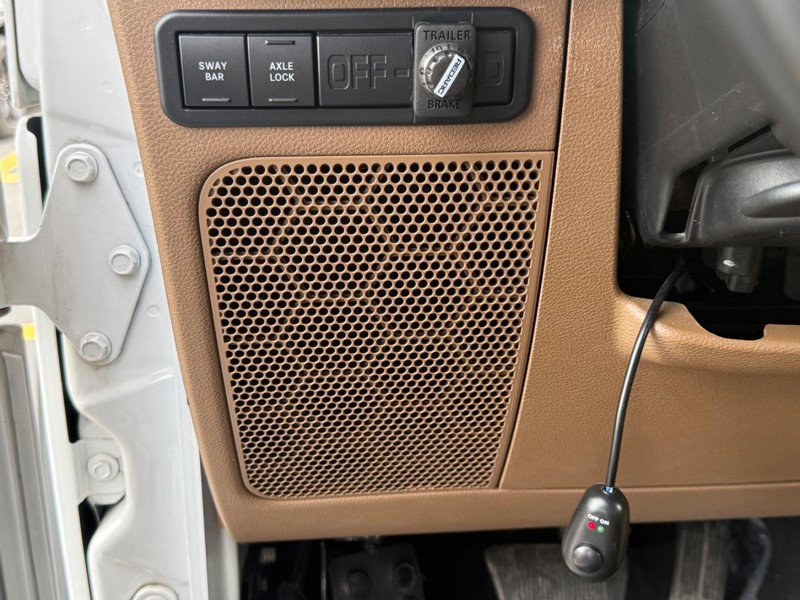 Used 2018 Jeep Wrangler Unlimited Rubicon w/ Dual Top Group AWD/4WD image 23