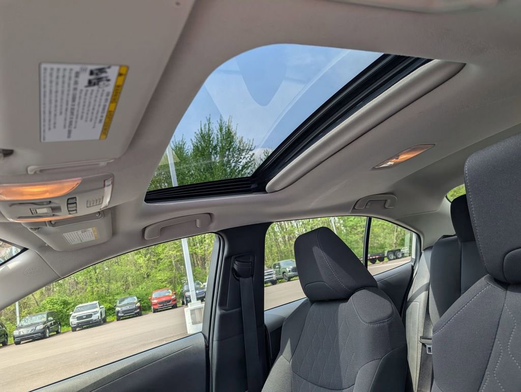 Used 2022 Toyota Corolla LE w/ LE Premium Package FWD image 16