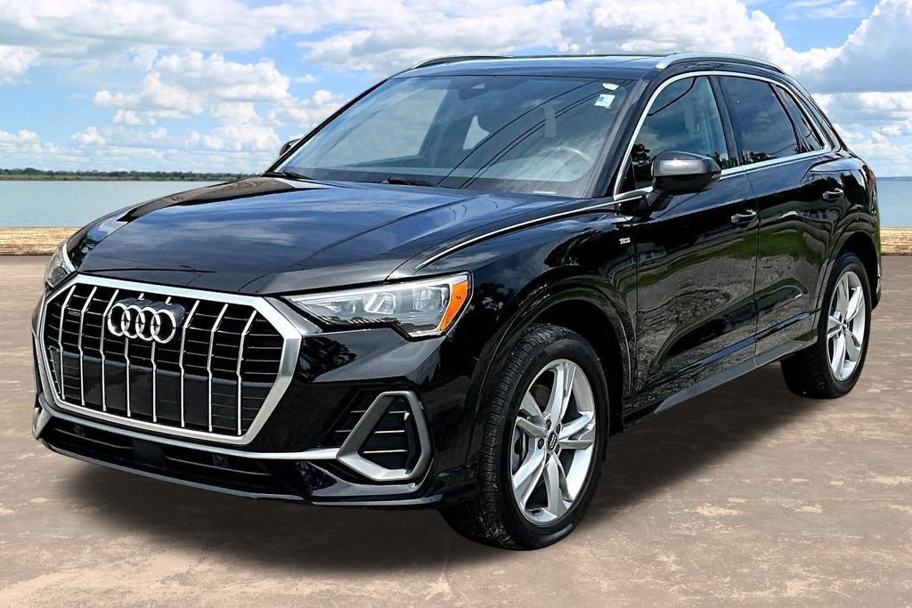 Used 2021 Audi Q3 2.0T Premium w/ Convenience Package AWD/4WD image 4