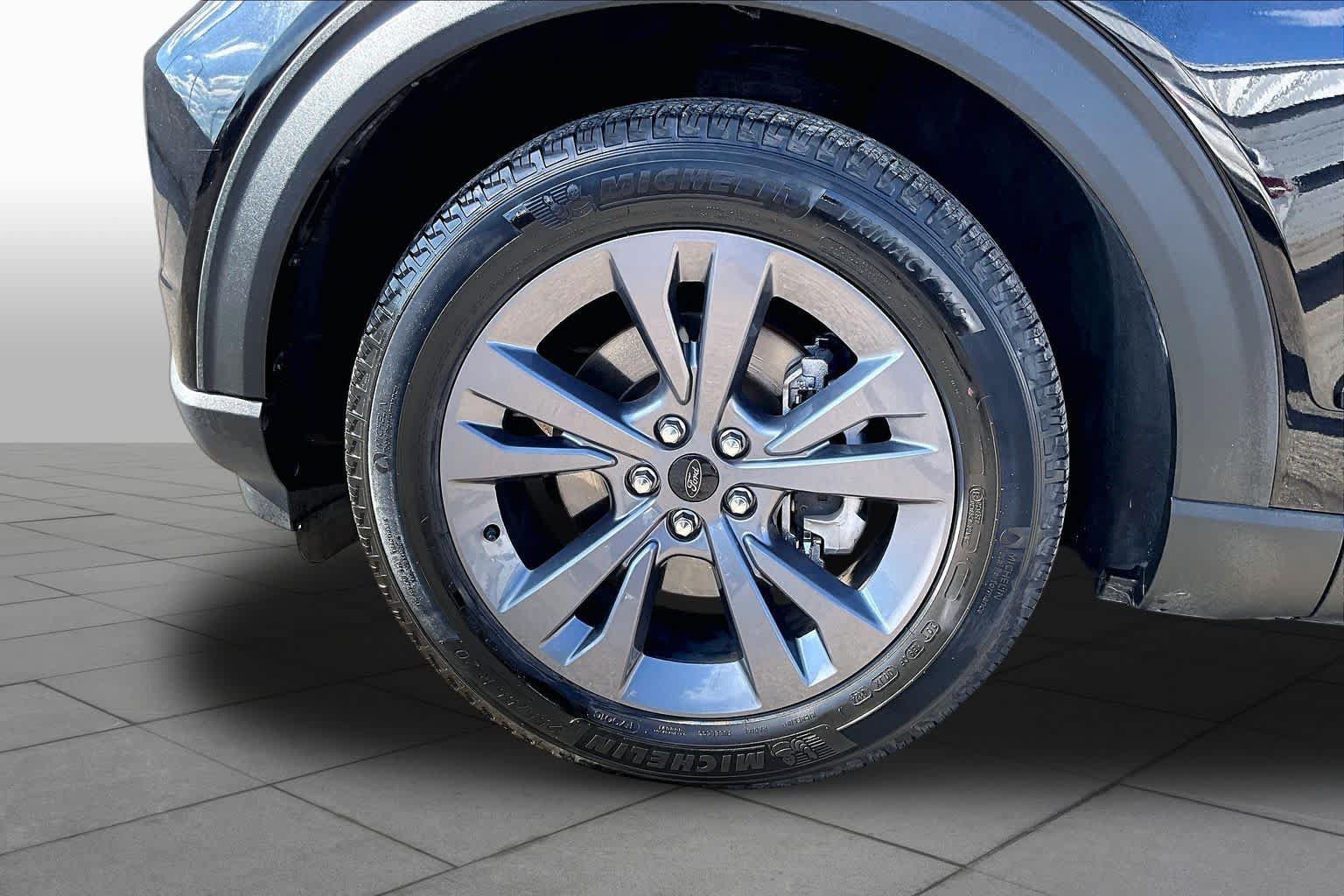 Certified 2024 Ford Explorer XLT RWD image 13
