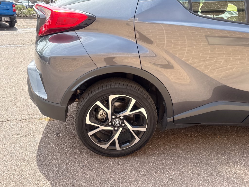 Used 2019 Toyota C-HR XLE FWD image 32