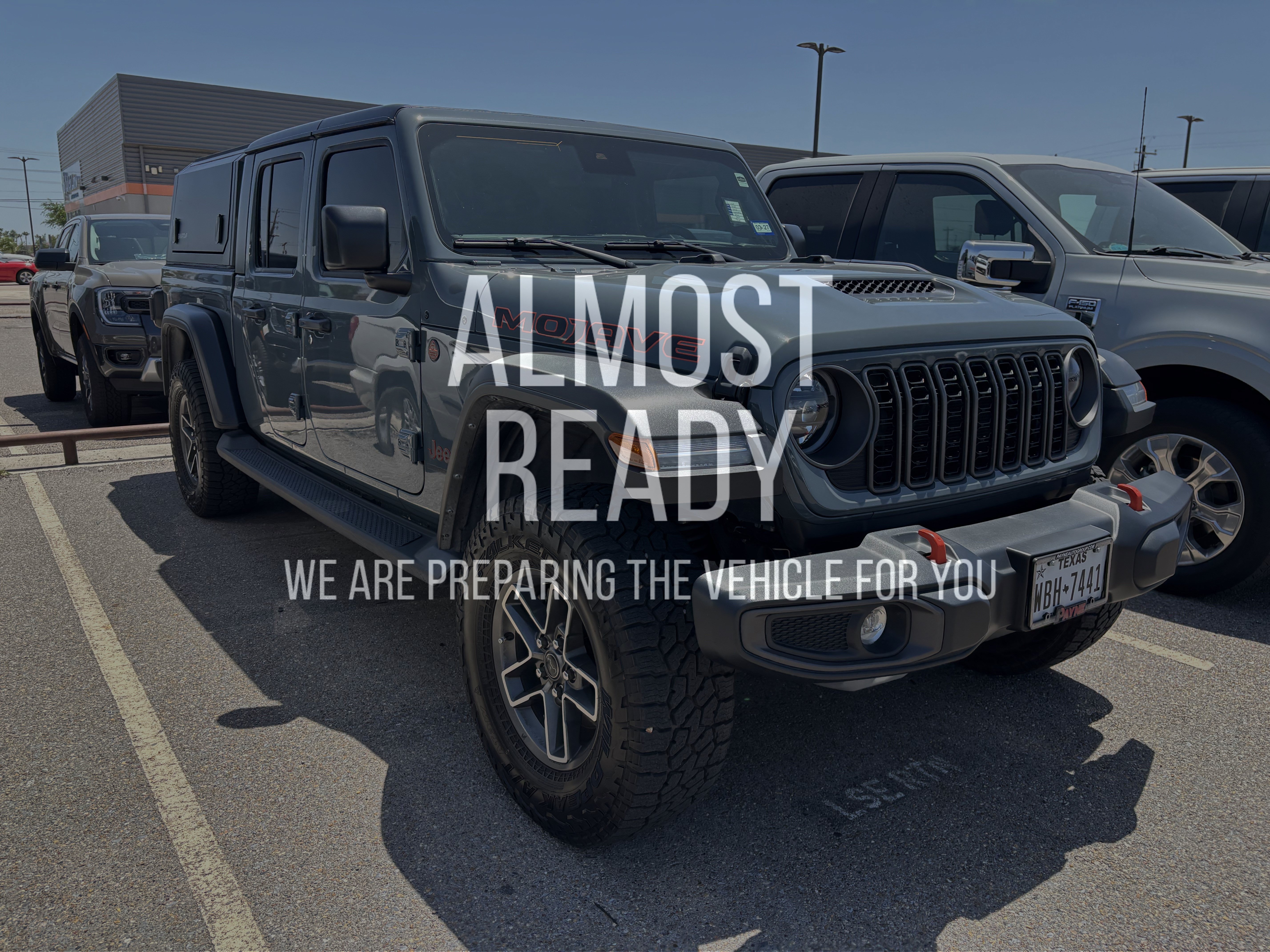 Used 2025 Jeep Gladiator Mojave AWD/4WD image 5