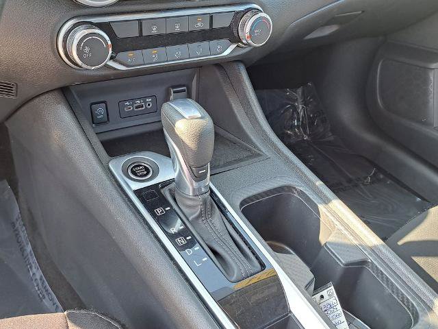 Used 2024 Nissan Sentra SV FWD image 13