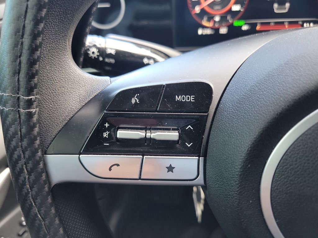 Used 2024 Hyundai Elantra Blue image 25