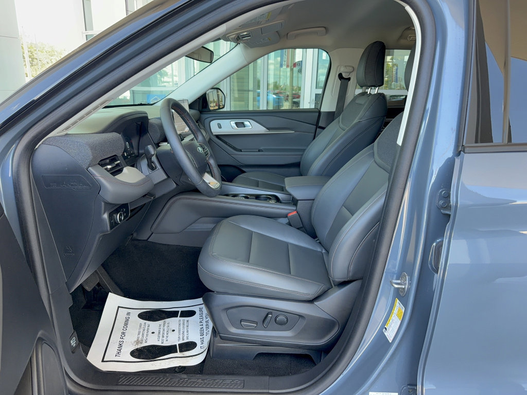Certified 2025 Ford Explorer Active w/ Active Comfort Package RWD image 11