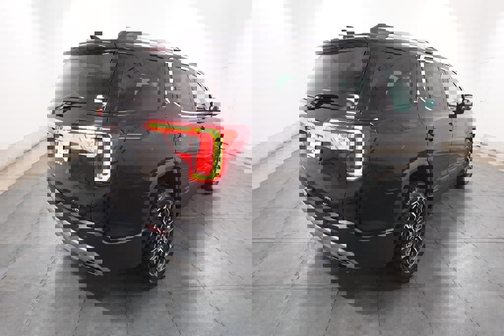 Used 2023 GMC Acadia SLT w/ Technology Package image 6