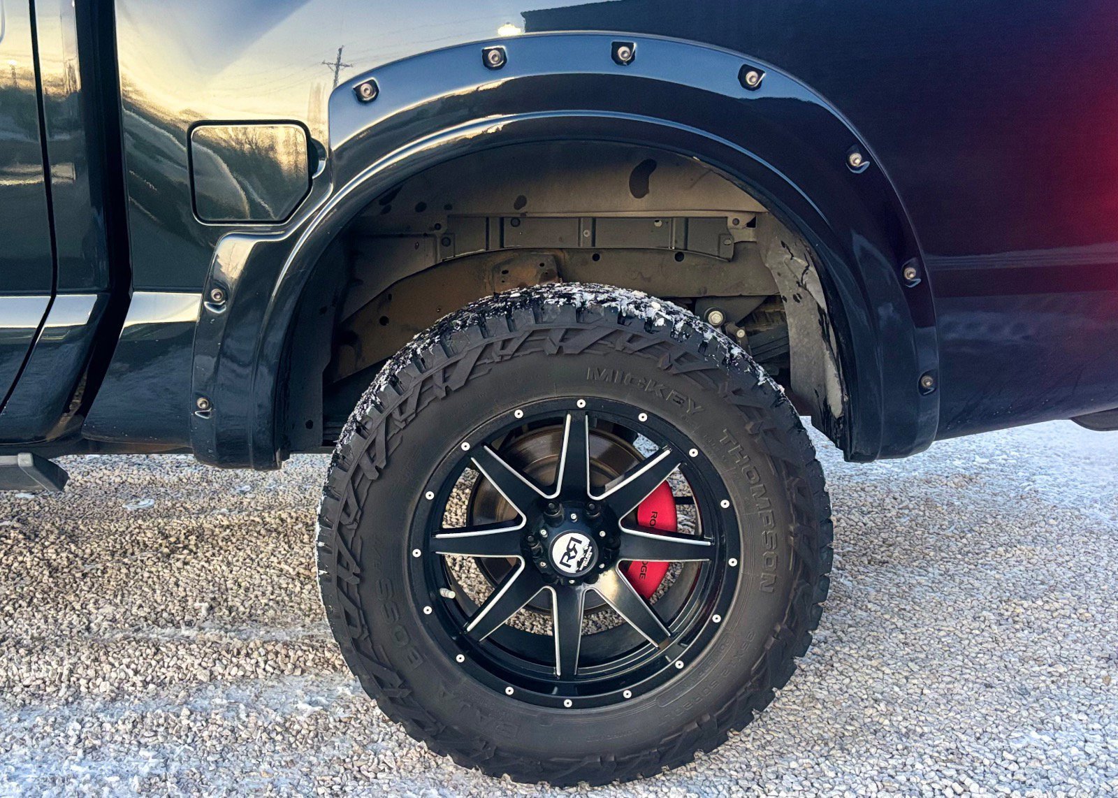 Used 2019 Nissan Titan SV w/ SV Convenience Package image 13