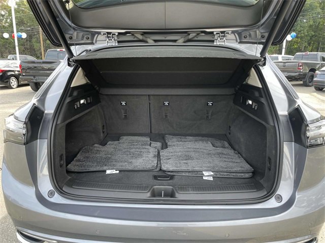 Used 2022 Buick Envision Avenir w/ Technology Package II image 8