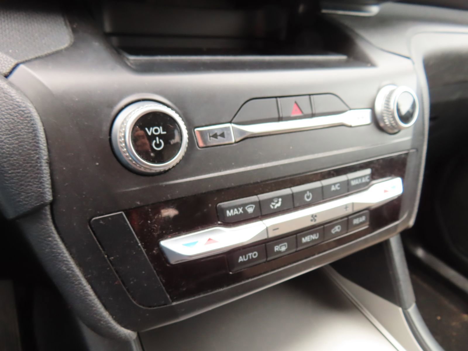 Certified 2020 Ford Explorer 4WD image 23