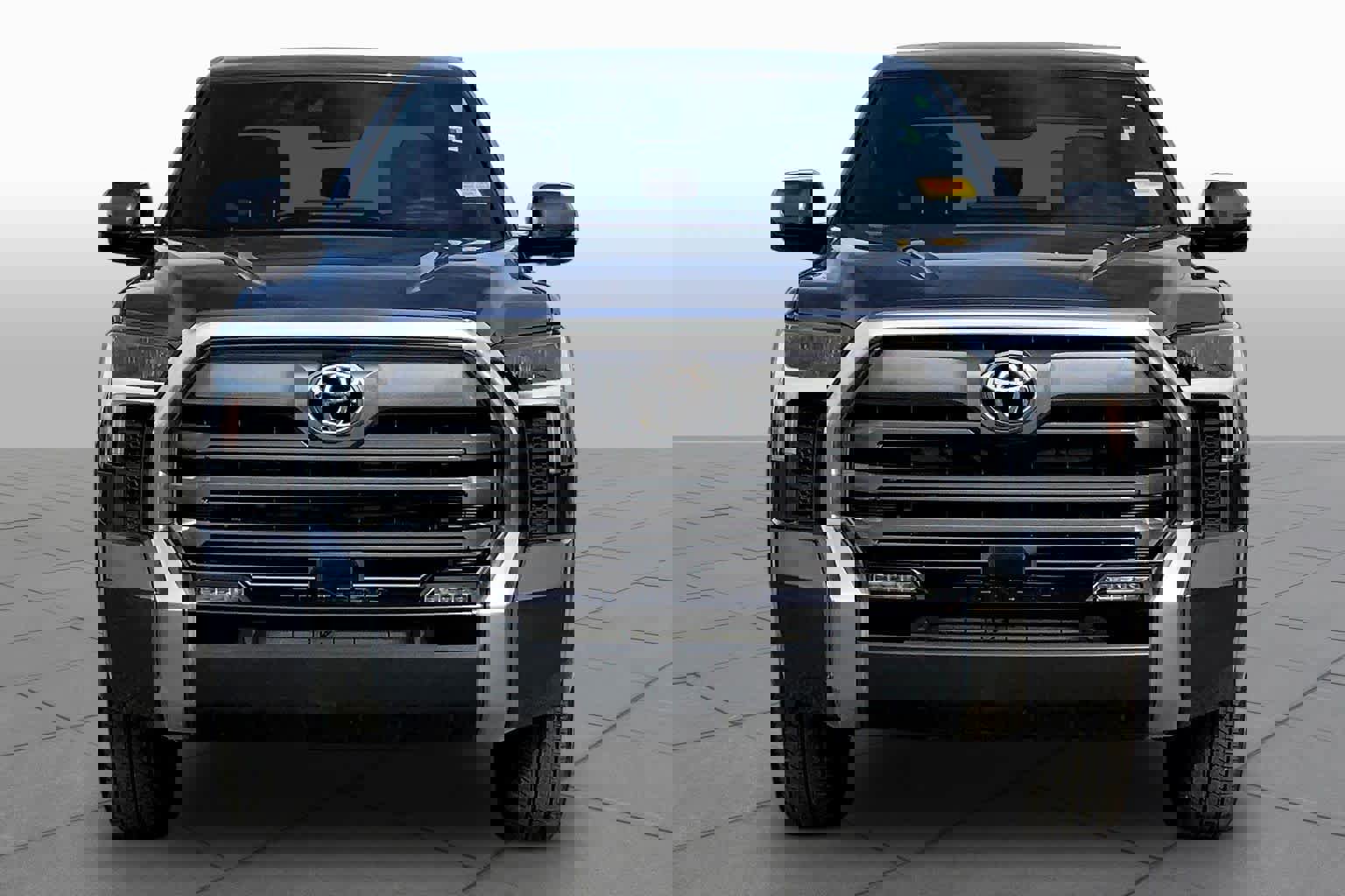 Used 2025 Toyota Tundra Limited w/ Power Package image 6