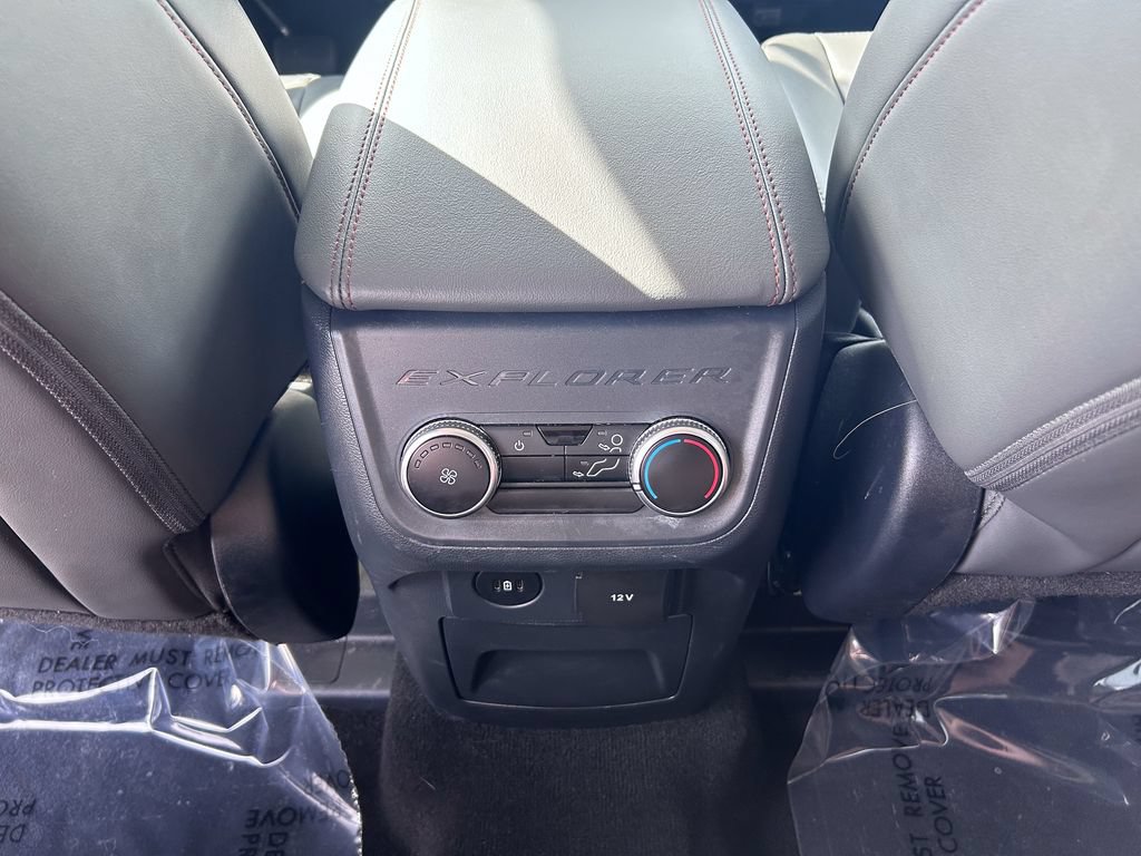 Certified 2025 Ford Explorer Active w/ Active Comfort Package AWD/4WD image 36