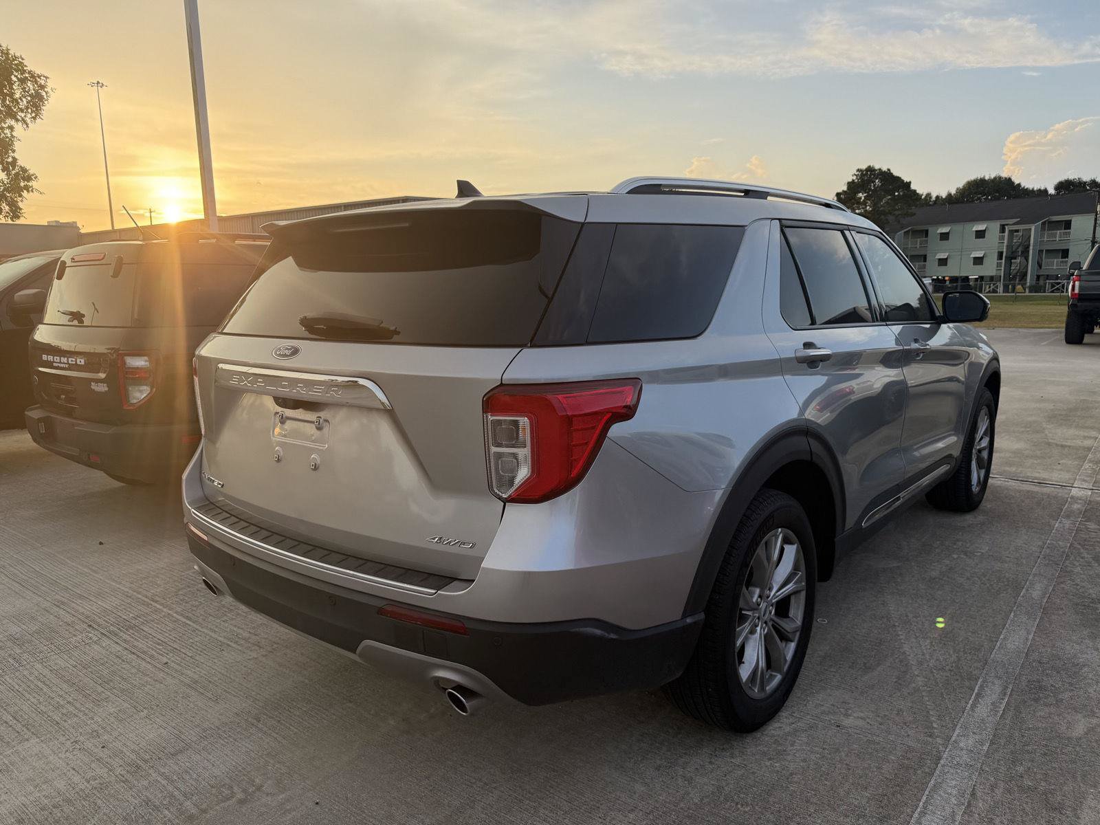 Certified 2023 Ford Explorer Limited AWD/4WD image 7