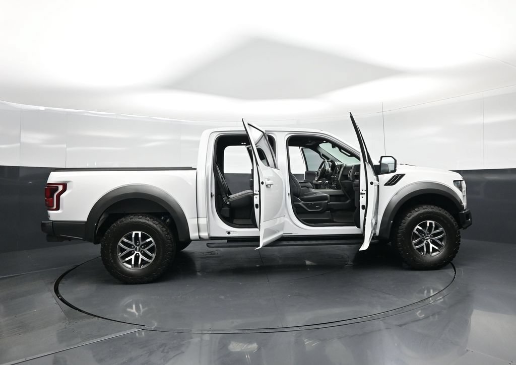 Certified 2018 Ford F150 Raptor w/ Equipment Group 802A Luxury AWD/4WD image 4