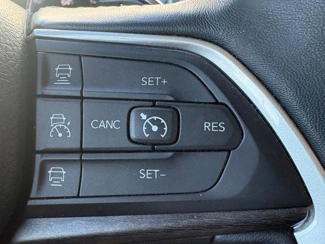 Used 2022 Jeep Grand Cherokee L Limited w/ Luxury Tech Group II AWD/4WD image 19