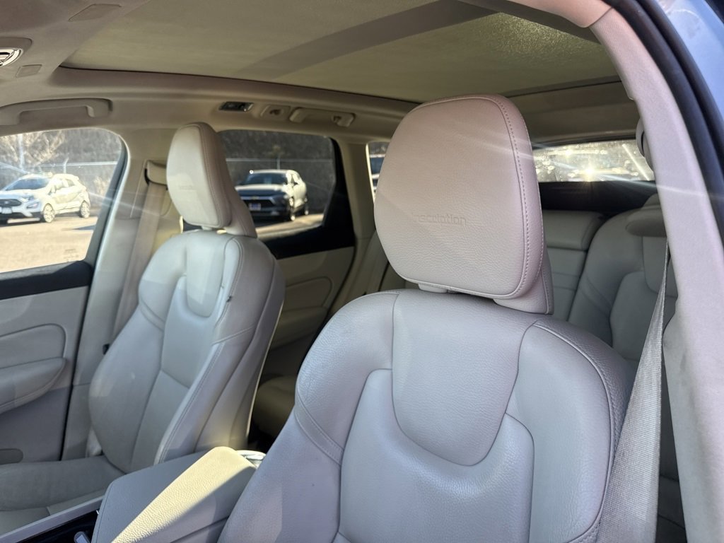 Used 2019 Volvo XC60 T5 Inscription image 13