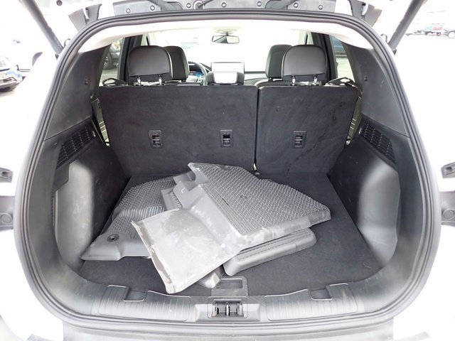 Certified 2025 Ford Escape Platinum w/ Premium Technology Package image 10
