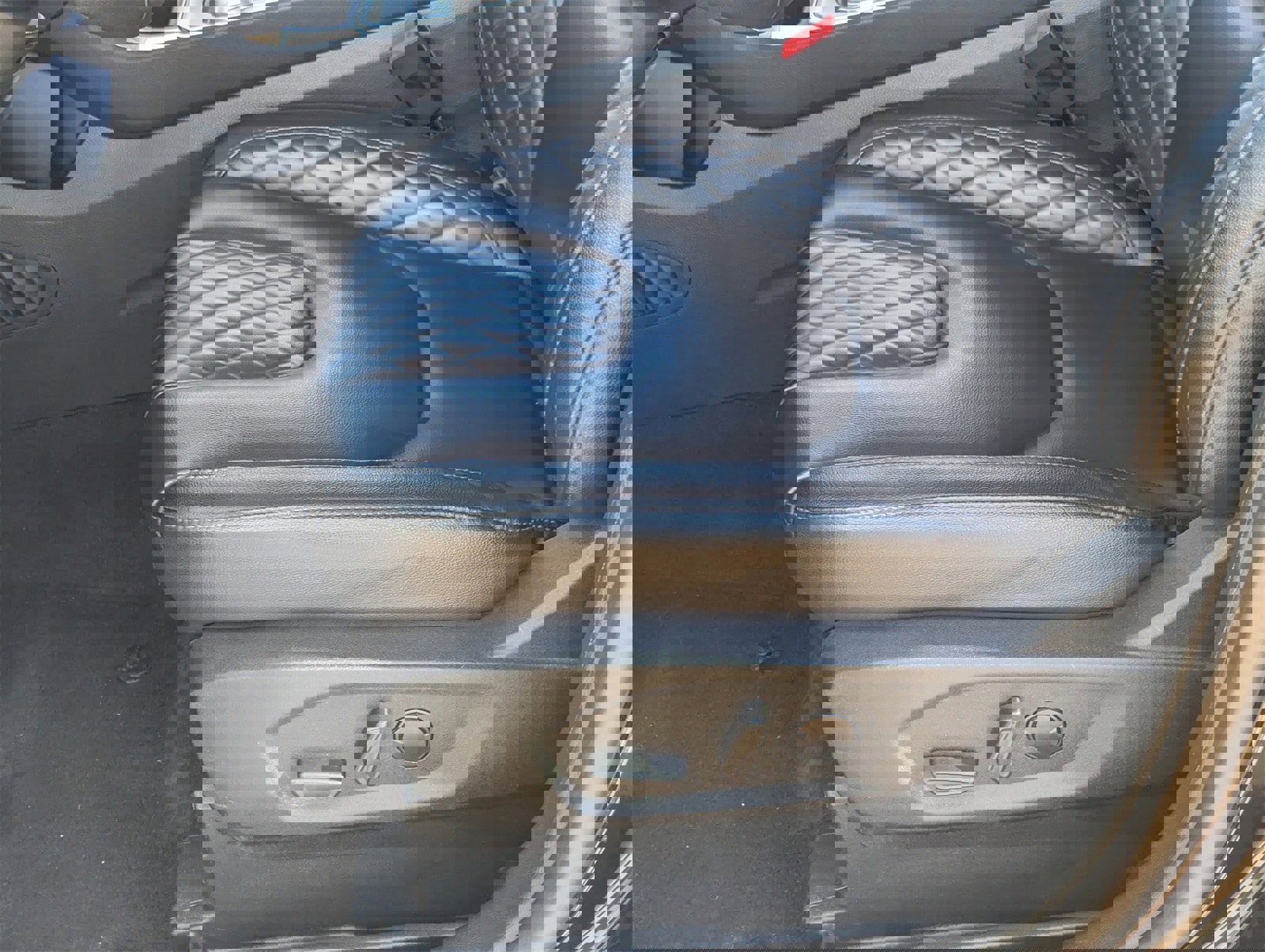 Certified 2024 Ford Edge Titanium image 19