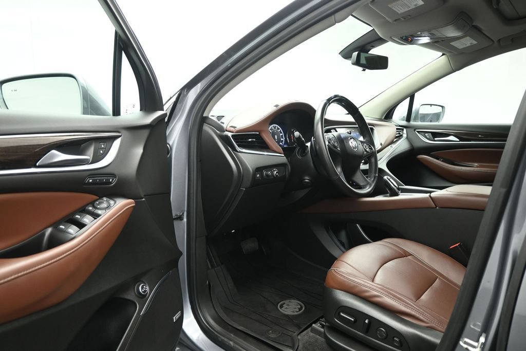 Used 2020 Buick Enclave Avenir w/ Avenir Technology Package FWD image 7