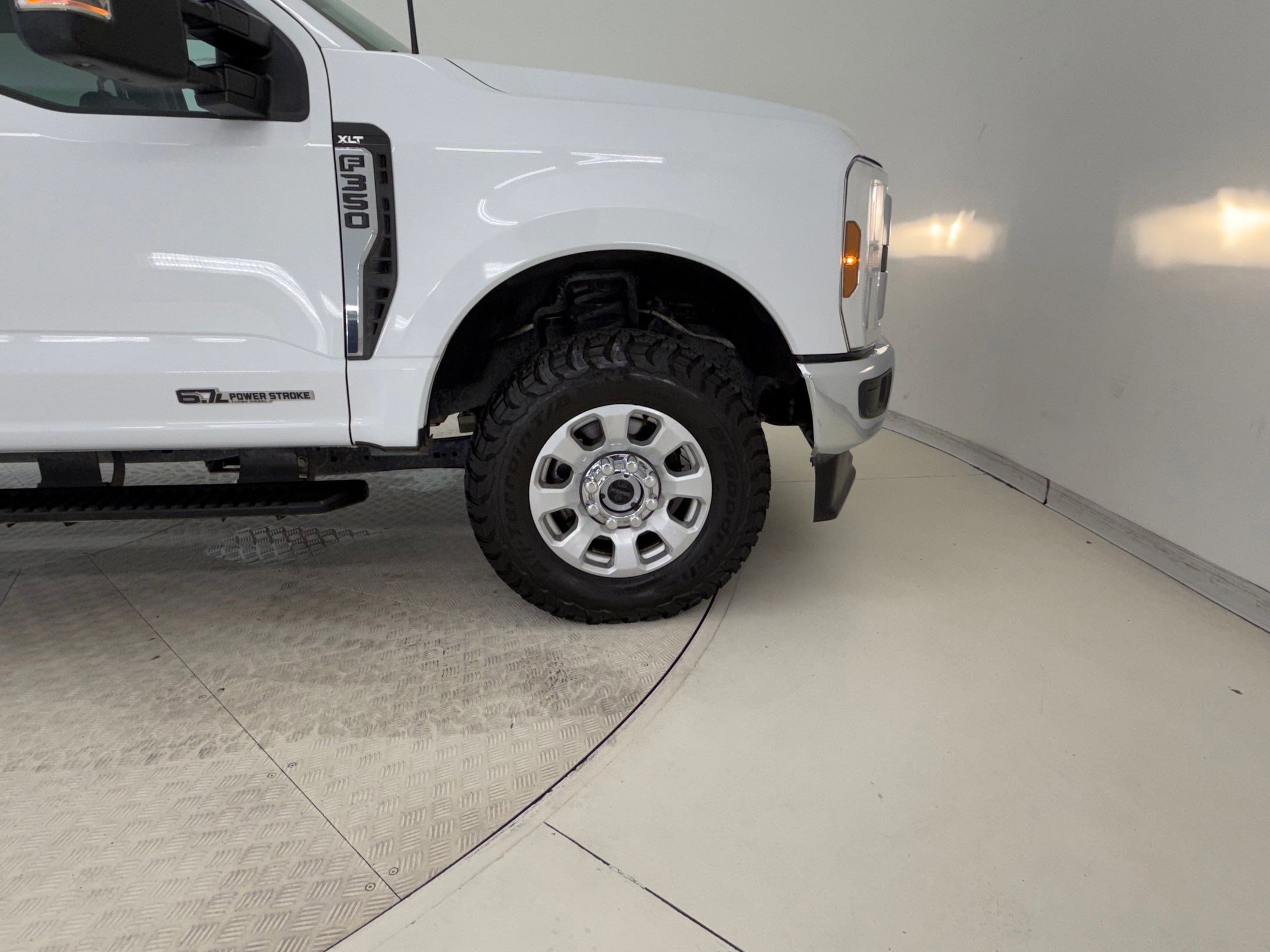 Certified 2024 Ford F350 XLT w/ FX4 Off-Road Package image 31