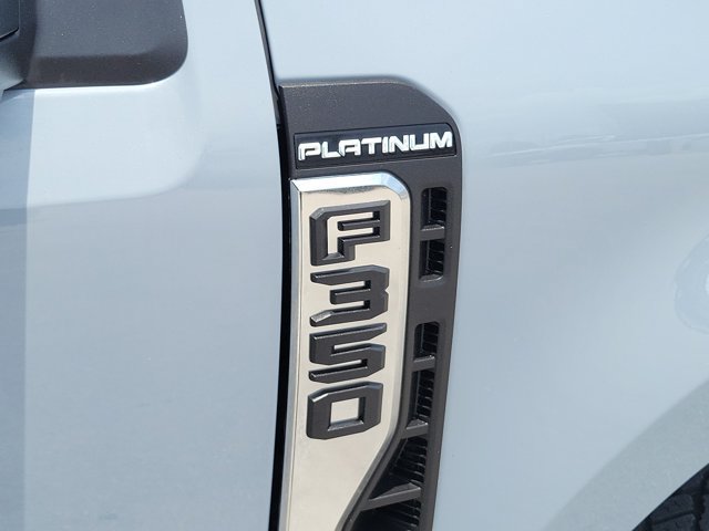 Certified 2025 Ford F350 Platinum w/ Platinum Plus Package AWD/4WD image 8