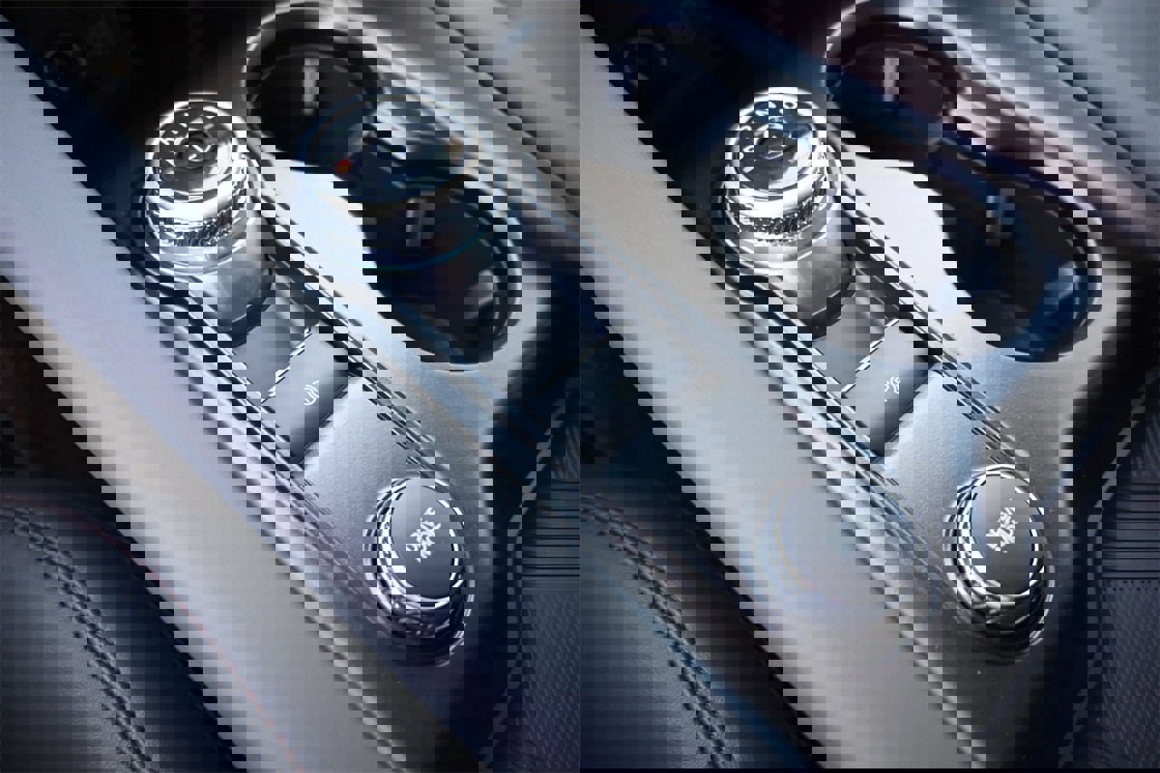 Certified 2025 Ford Explorer Active w/ Active Comfort Package image 40