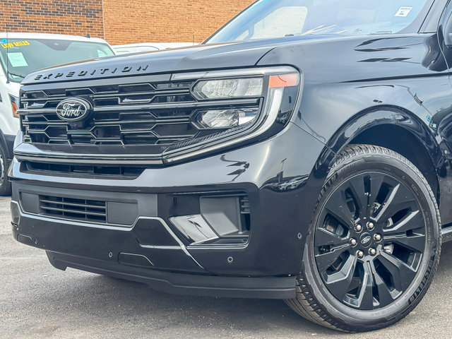 Certified 2025 Ford Expedition Platinum w/ Stealth Appearance Package image 8