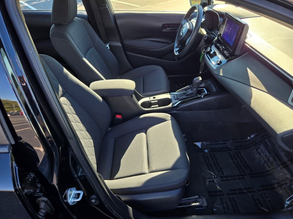 Used 2024 Toyota Corolla LE FWD image 5