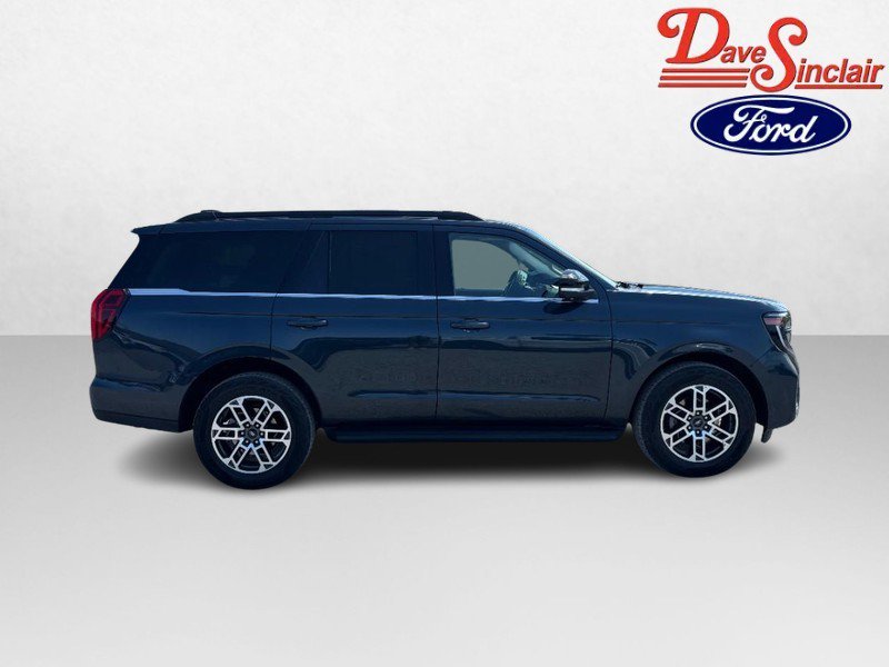 Certified 2025 Ford Expedition Active AWD/4WD image 5