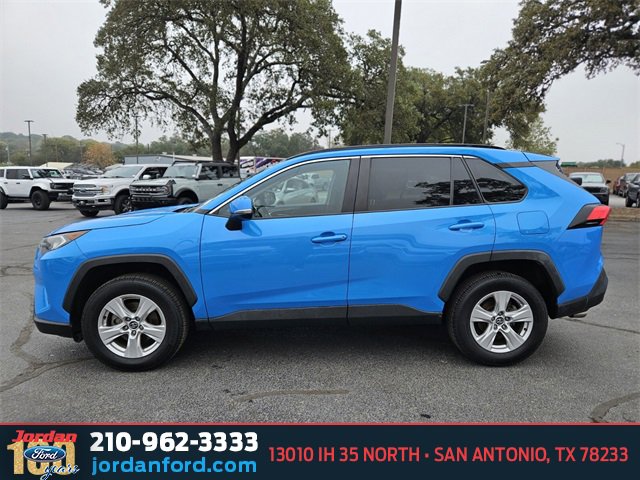Used 2021 Toyota RAV4 XLE image 2