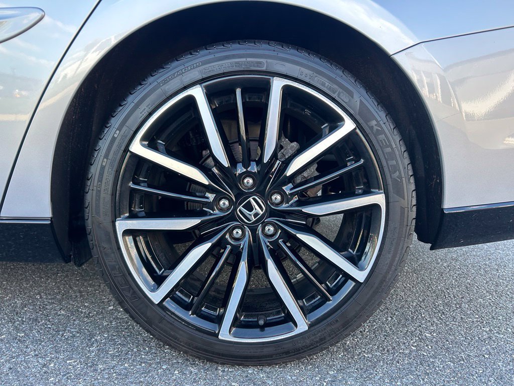 Used 2024 Honda Accord Touring image 12