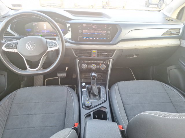 Used 2024 Volkswagen Taos SE AWD/4WD image 13